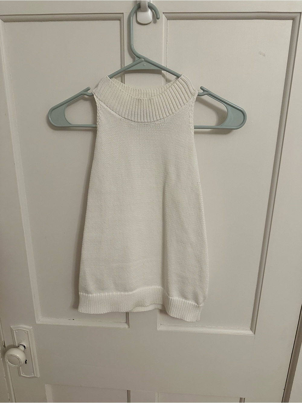 Ann Taylor Cable Knit White Cream Sleeveless Sweater Basic Capsule Wardrobe S
